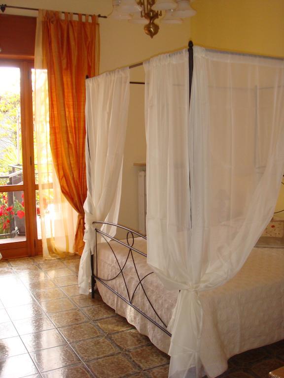 Hotel Cà 'd Peraca Monticello d'Alba Camera foto